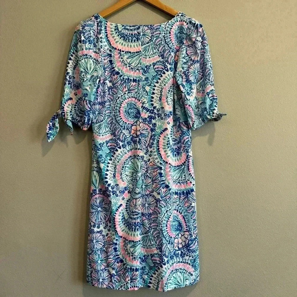 Lilly Pulitzer Shift Dress Short Sleeve V Neck Comfy Colorful Beach S - Picture 2 of 5